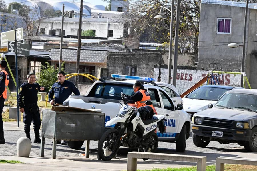 Rescatan a una mujer que pedía auxilio desde un séptimo piso tras ser encerrada por su pareja