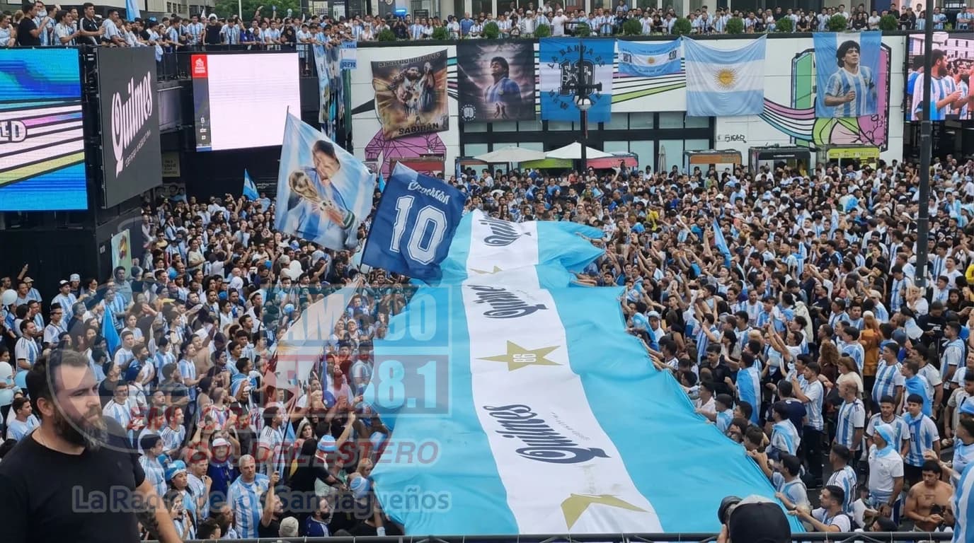 Miles de hinchas argentinos copan Atlanta con un ruidoso banderazo antes de la semifinal ante Inglaterra