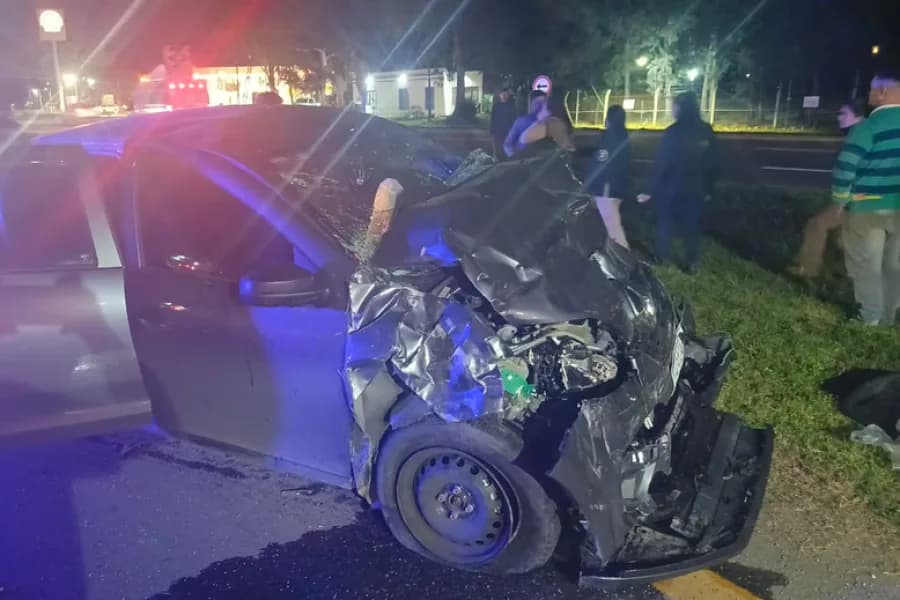 Tragedia en la Ruta 2: una nena de 10 años murió en un violento choque entre un auto y una camioneta en La Plata