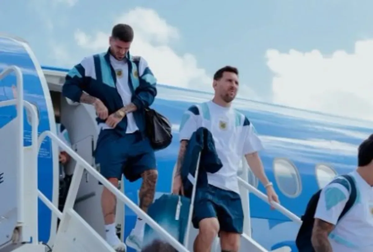 La Selección argentina regresa al país tras el Mundial, pero sin Lionel Messi ni Lionel Scaloni en la delegación