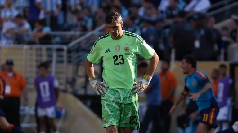 Dibu Martínez abrió la puerta a una posible salida de la Selección argentina