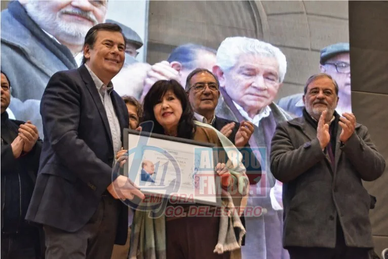 Exclusivo LV11 - Nuevo Diario: Gerardo Zamora homenajeó a Leo Dan y habló de las elecciones municipales