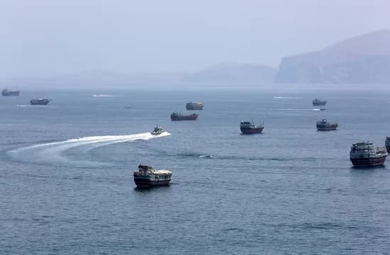 Estados Unidos redobló los ataques contra Irán y golpeó depósitos de misiles y drones