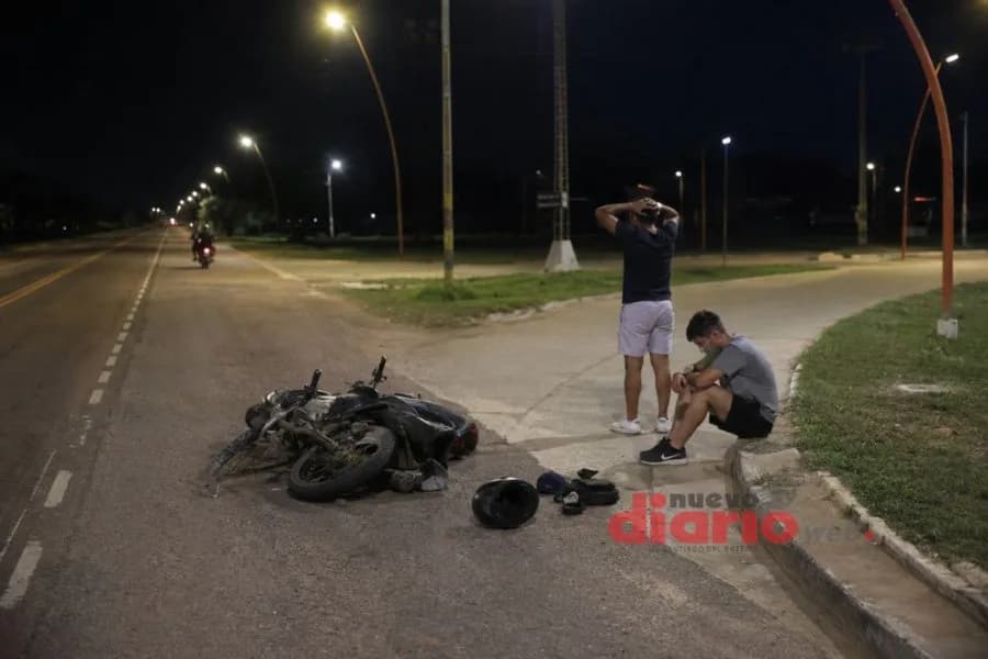 Falsa cita en Forres: dos jóvenes fueron emboscados, agredidos y robados por delincuentes