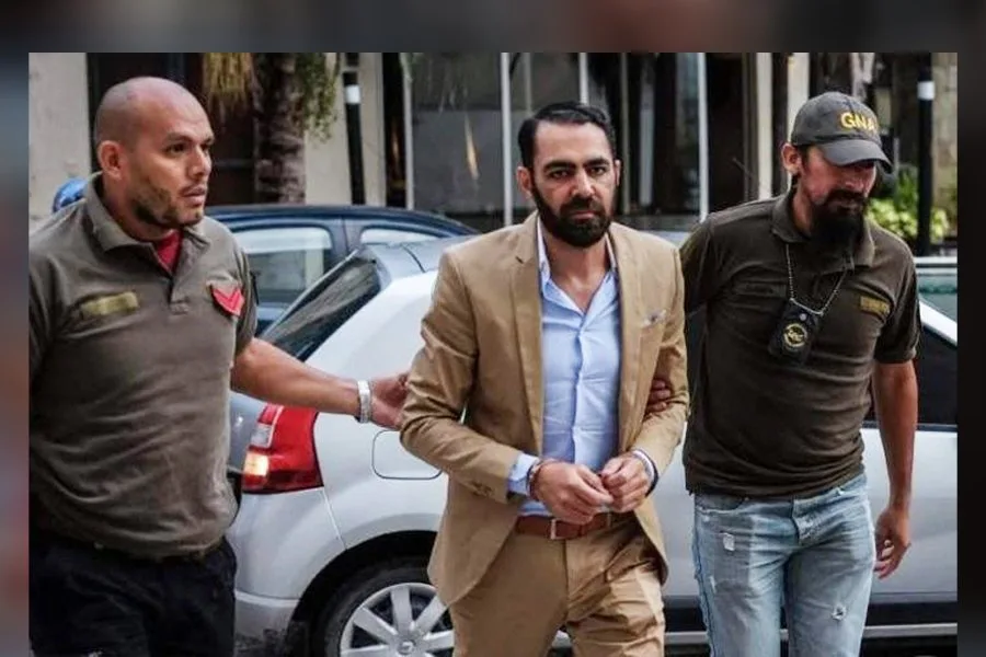 Investigan si el incendio en un edificio céntrico fue provocado por Ramiro Petros