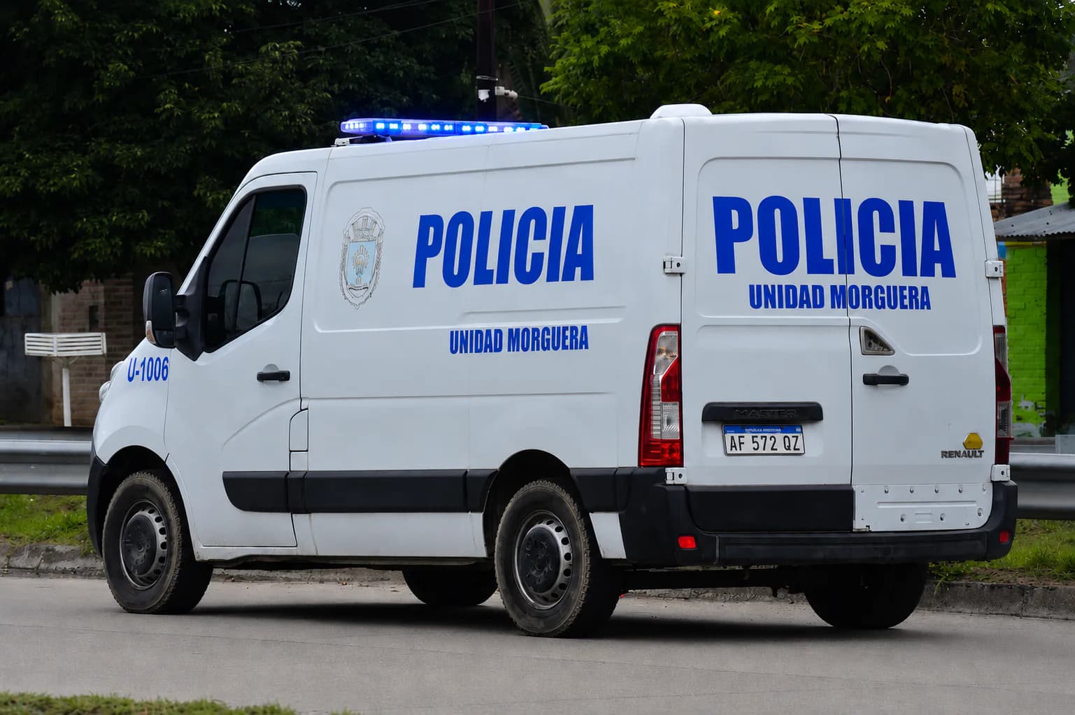 Hallaron a un hombre de 71 años sin vida dentro de su casa en el barrio Almirante Brown