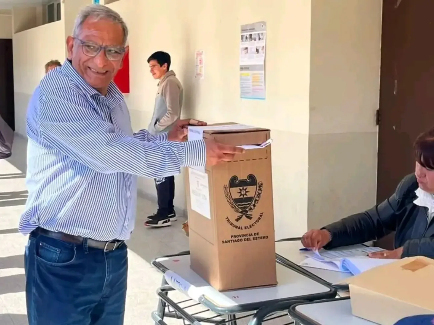 Amplio triunfo de "Toto" González en Loreto: se impondría de manera contundente en casi todas las mesas