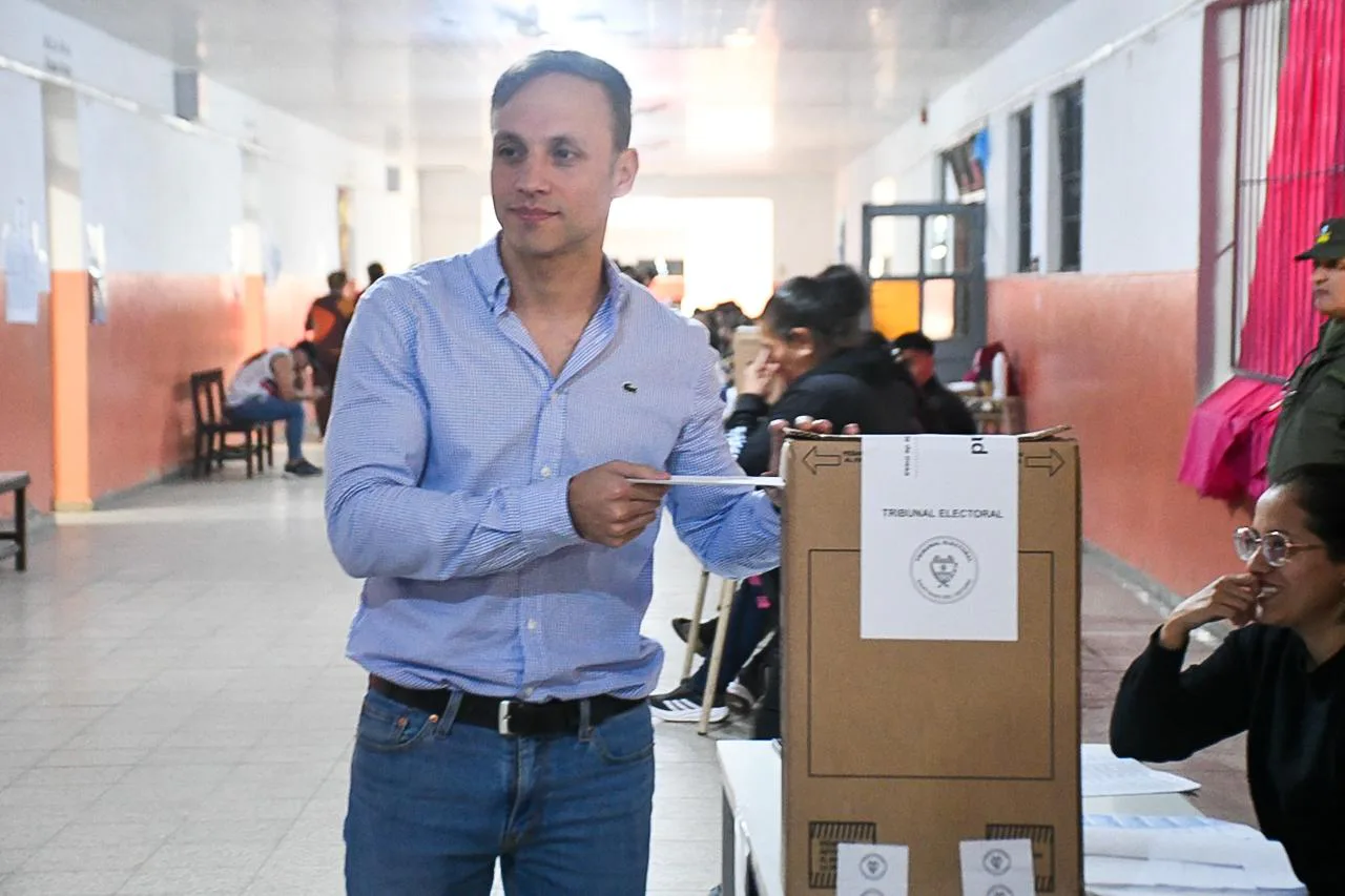Víctor Araujo celebró la masiva participación de los votantes en las elecciones municipales