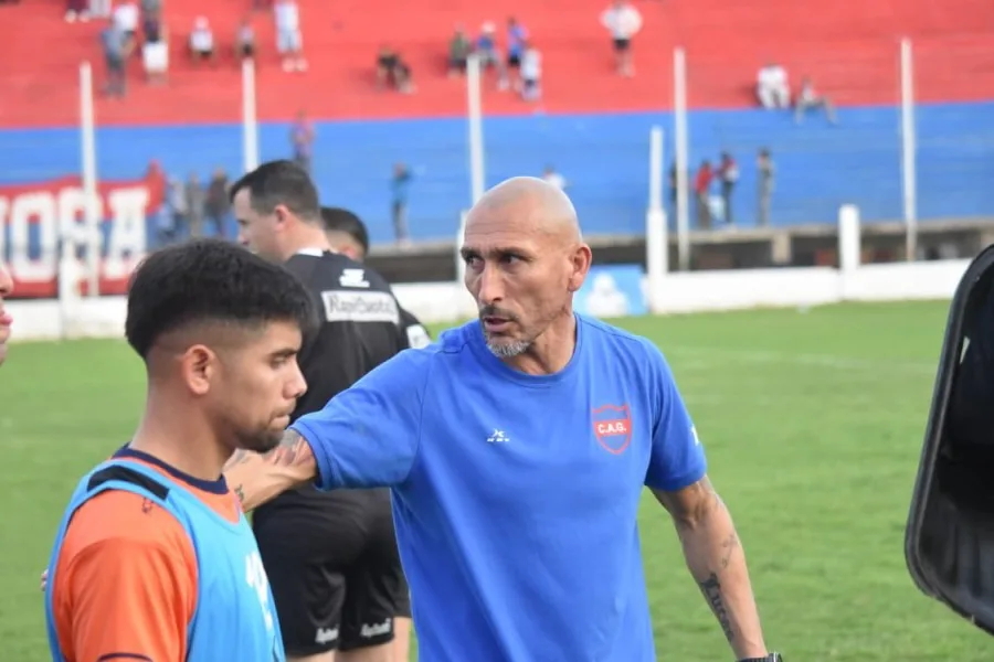 Tras la derrota e incidentes, Pablo Guiñazú dejó de ser el DT de Güemes