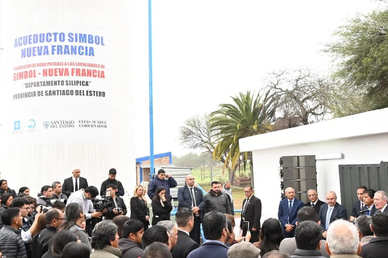 El gobernador Elías Suárez inauguró un acueducto y viviendas sociales en El Simbol y Nueva Francia