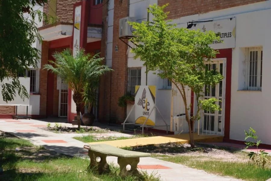 La EIE-UNSE retomó sus actividades con una amplia oferta de formación docente
