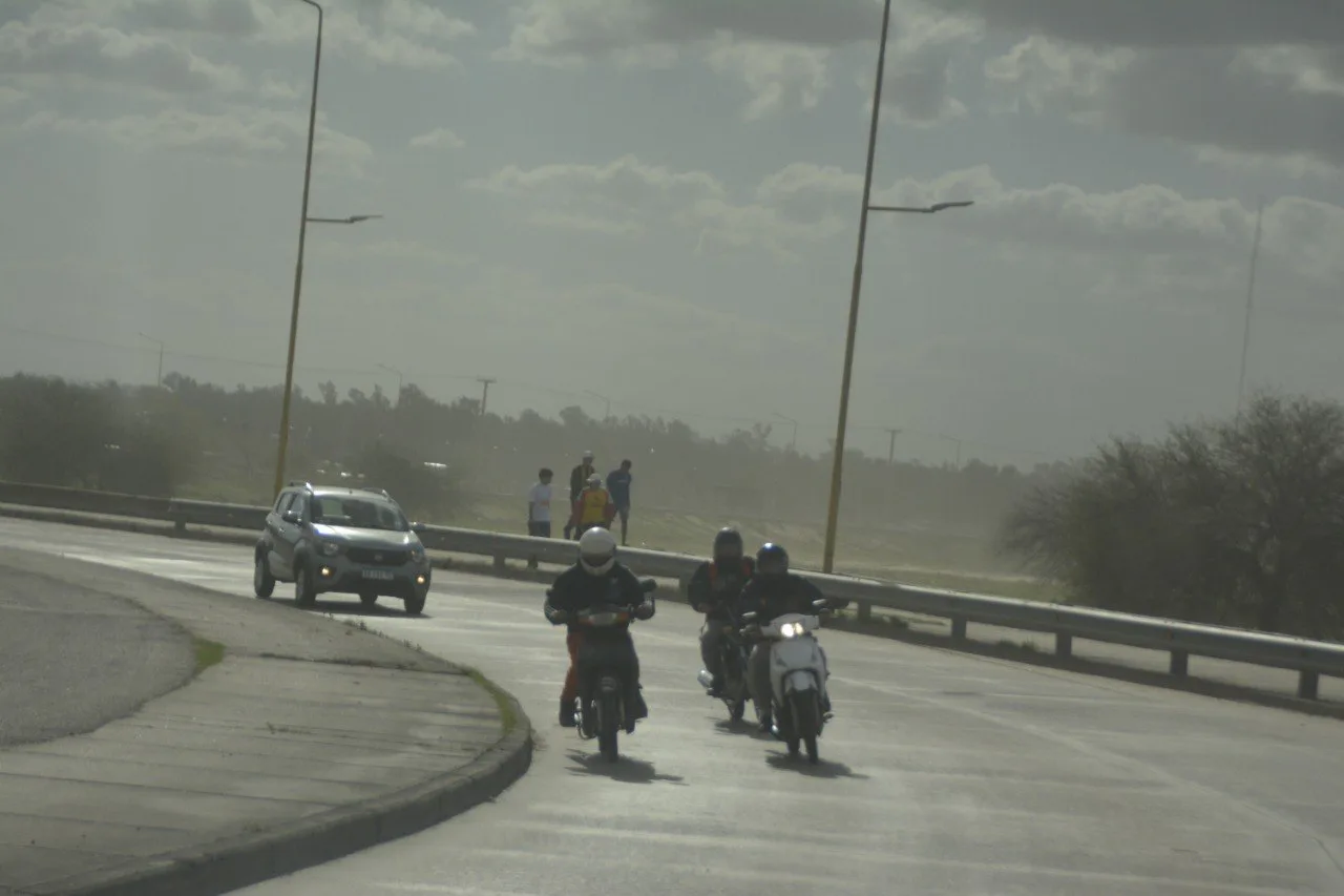 Alerta amarilla en Santiago del Estero por ráfagas de más de 90 km/h y un brusco descenso de temperatura