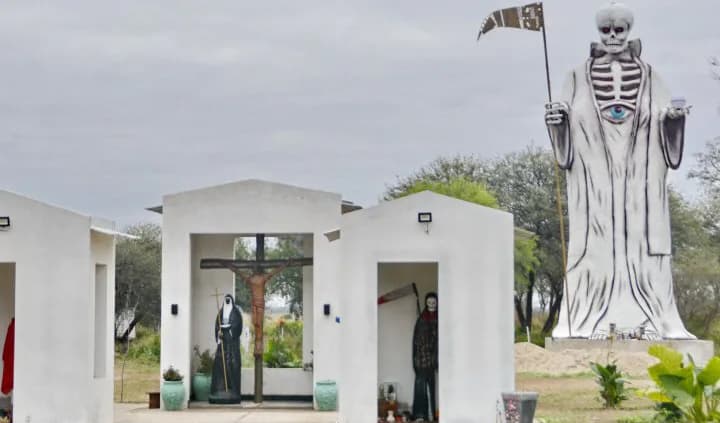 La causa por la estatua de San La Muerte entró en una instancia decisiva