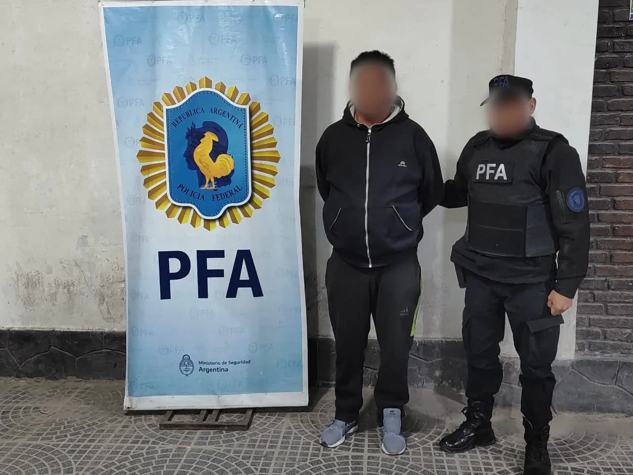 La Policía Federal desarticuló un punto de venta de drogas en el barrio Villa Griselda de La Banda