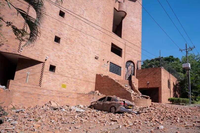 Devastación en Colombia: 240 muertos y miles de personas siguen sin ser localizadas