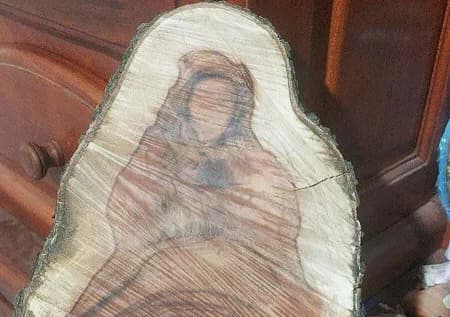 El curioso hallazgo que sorprende a los fieles en vísperas de la Virgen del Carballo