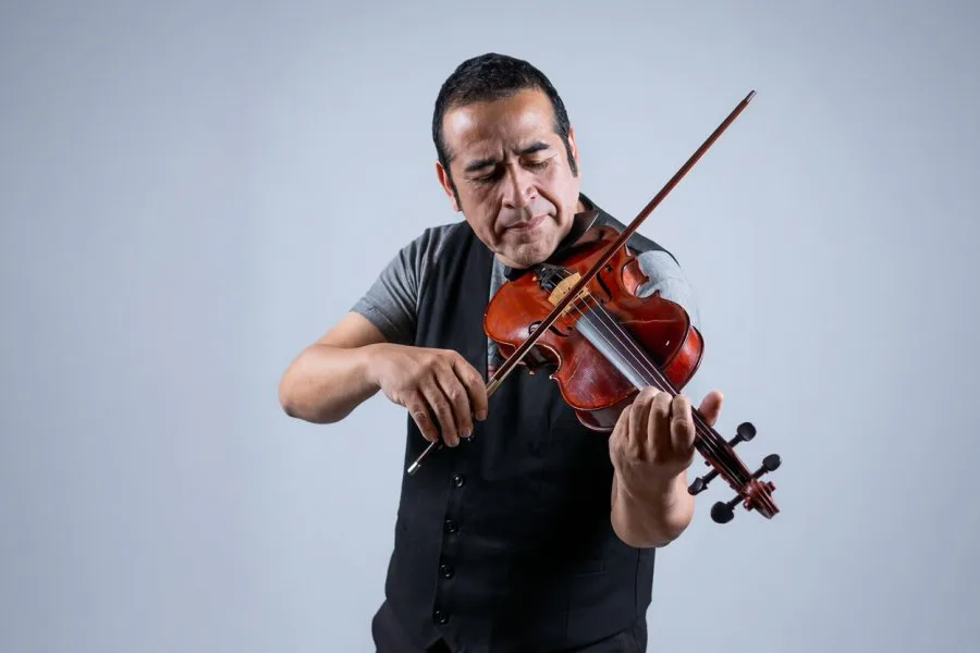 Santiago se prepara para la 2.ª Peña Multistream con una cumbre folclórica en vivo