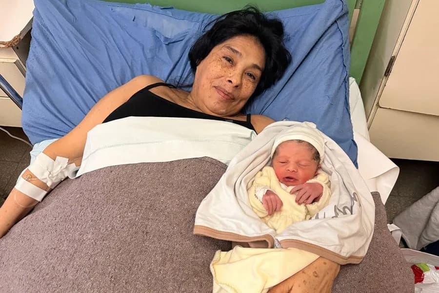 Tiene 62 años, fue mamá por primera vez y marcó un récord en Argentina