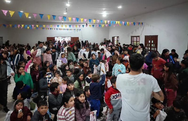 Juegos, chocolatada y bicicletas: así fue el Día del Niño en Villa Río Hondo