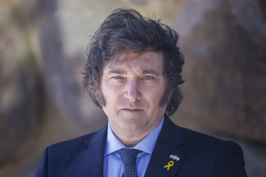 Milei declaró “secreta” la salida del país de armamento vinculado a los F-16