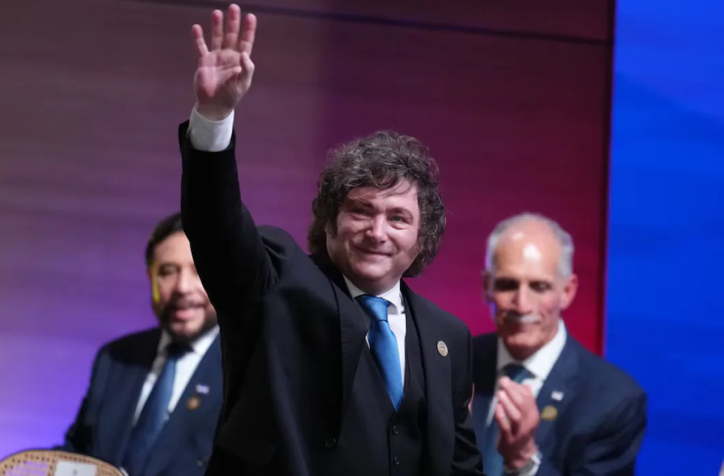 El Presidente reapareció para ratificar el rumbo económico mientras crece el debate por las medidas financieras y la política de alianzas