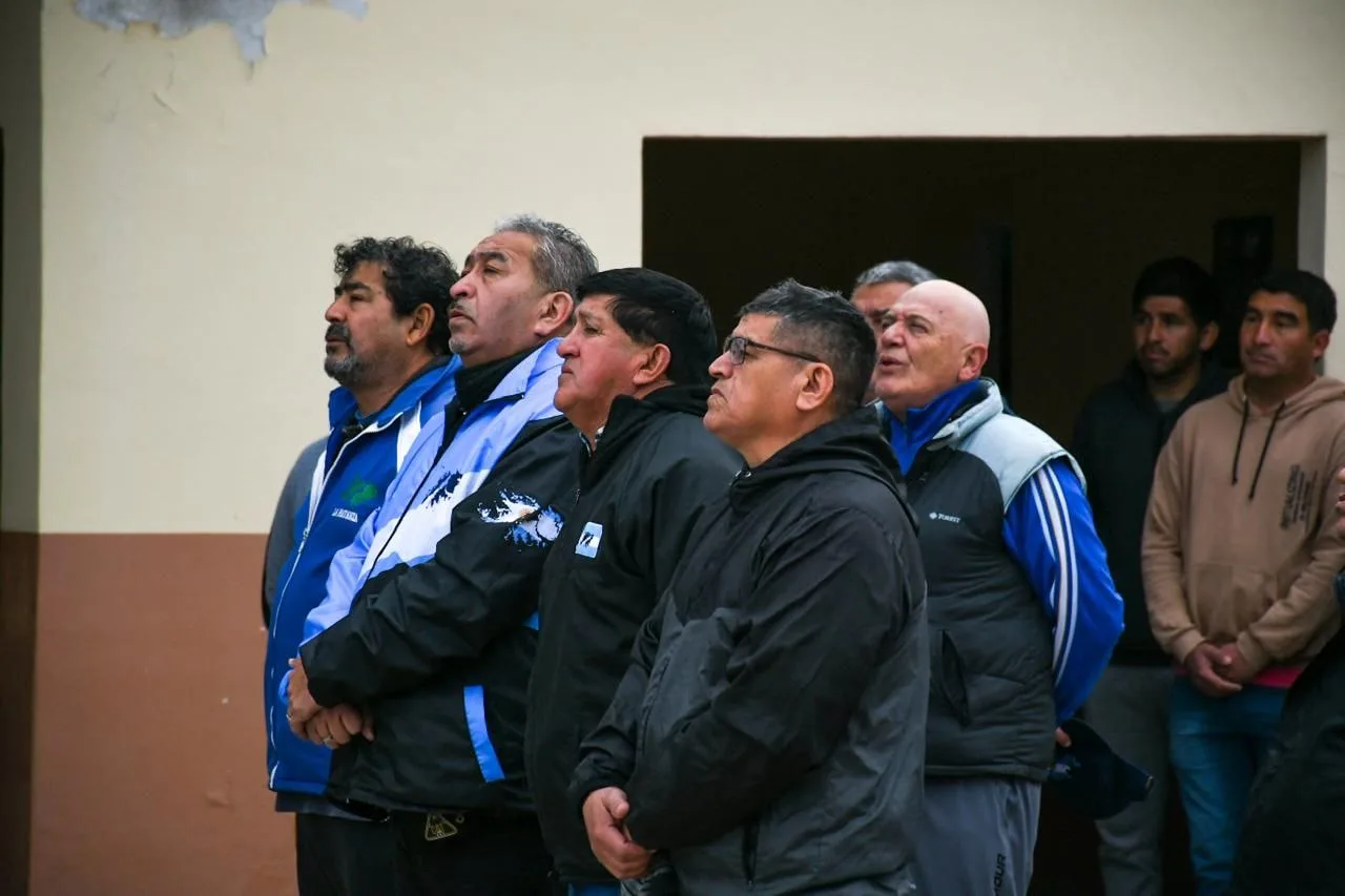 Solidaridad y memoria: veteranos de Malvinas llevaron donaciones al interior santiagueño