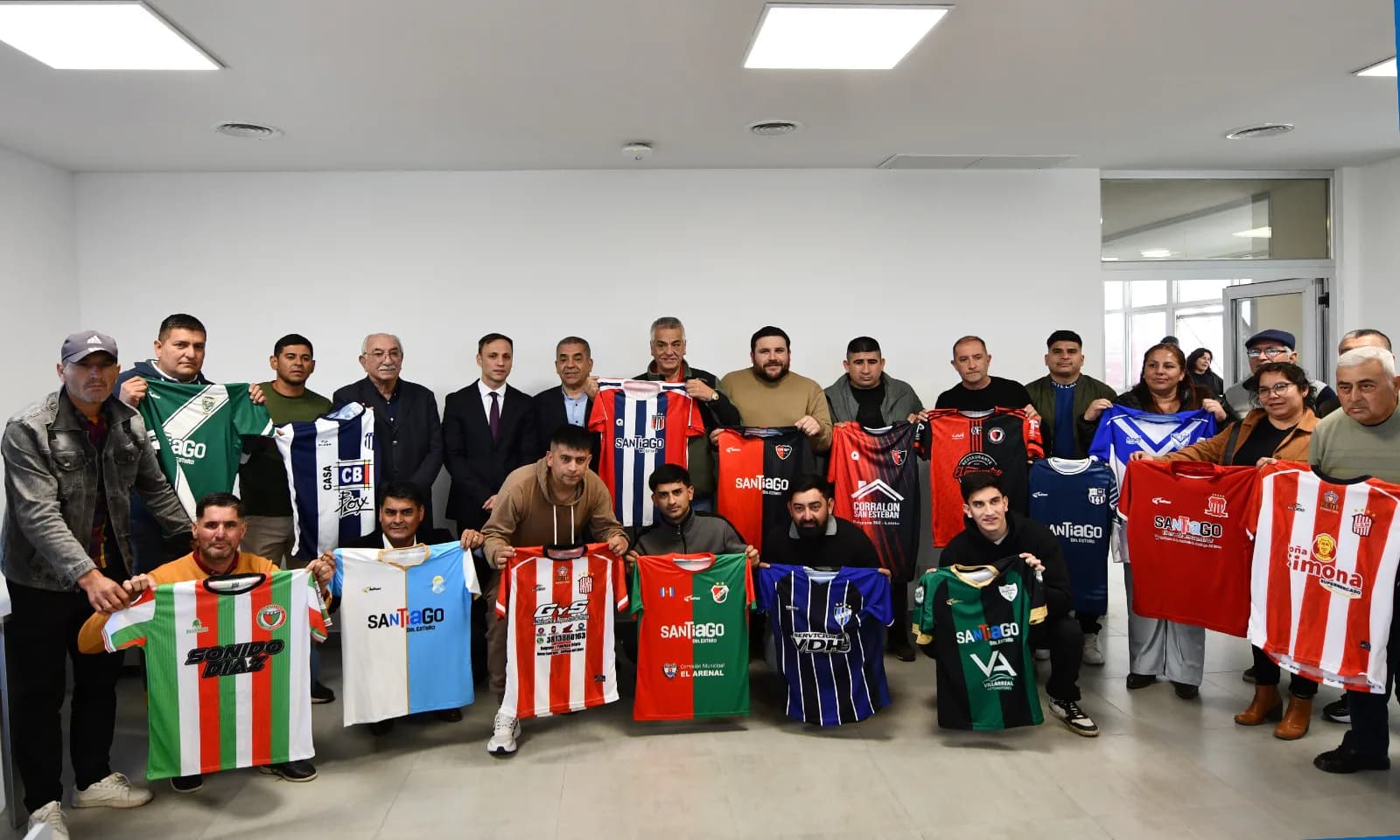 Fuerte respaldo a 16 clubes santiagueños que jugarán el Torneo Regional