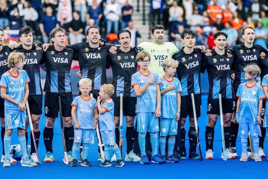 Los Leones vencieron a Inglaterra y quedaron cerca de las semifinales del Mundial