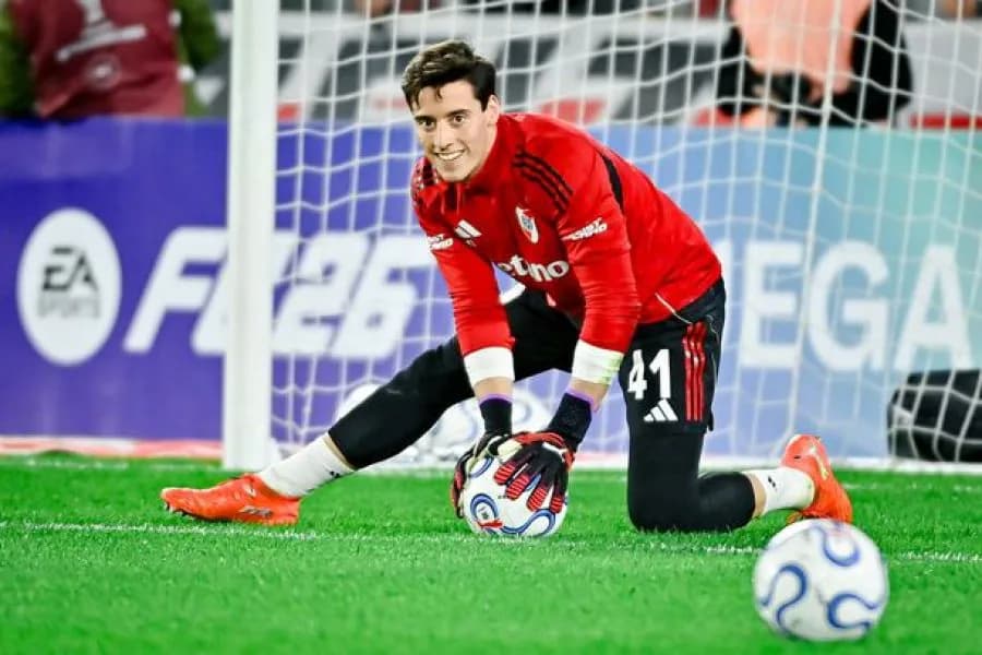 Juventus sondeó a Santiago Beltrán y River busca extender el contrato del arquero