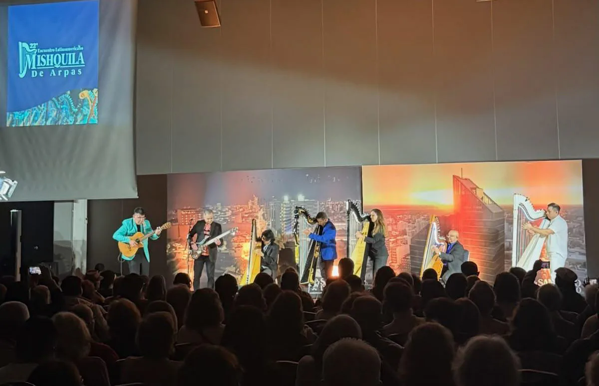 La 22ª Mishquila de Arpas cerró con una noche de música y tradición