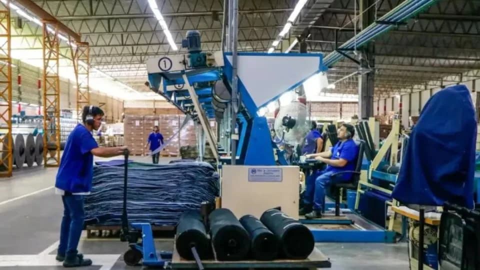 La industria creció 1,4% interanual en julio y frenó la tendencia negativa
