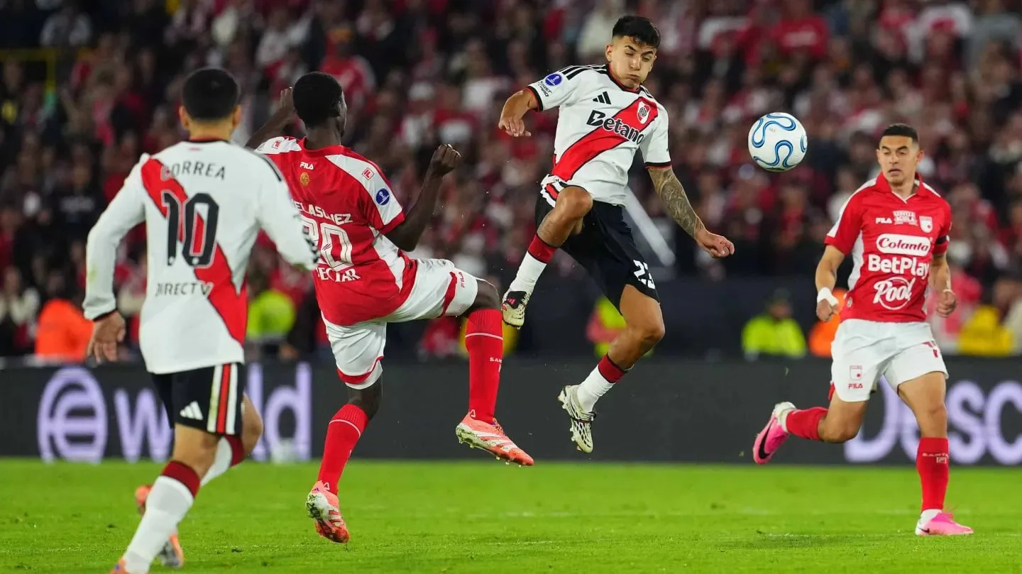 Noche de Copa en el Monumental: River va por el pase a cuartos