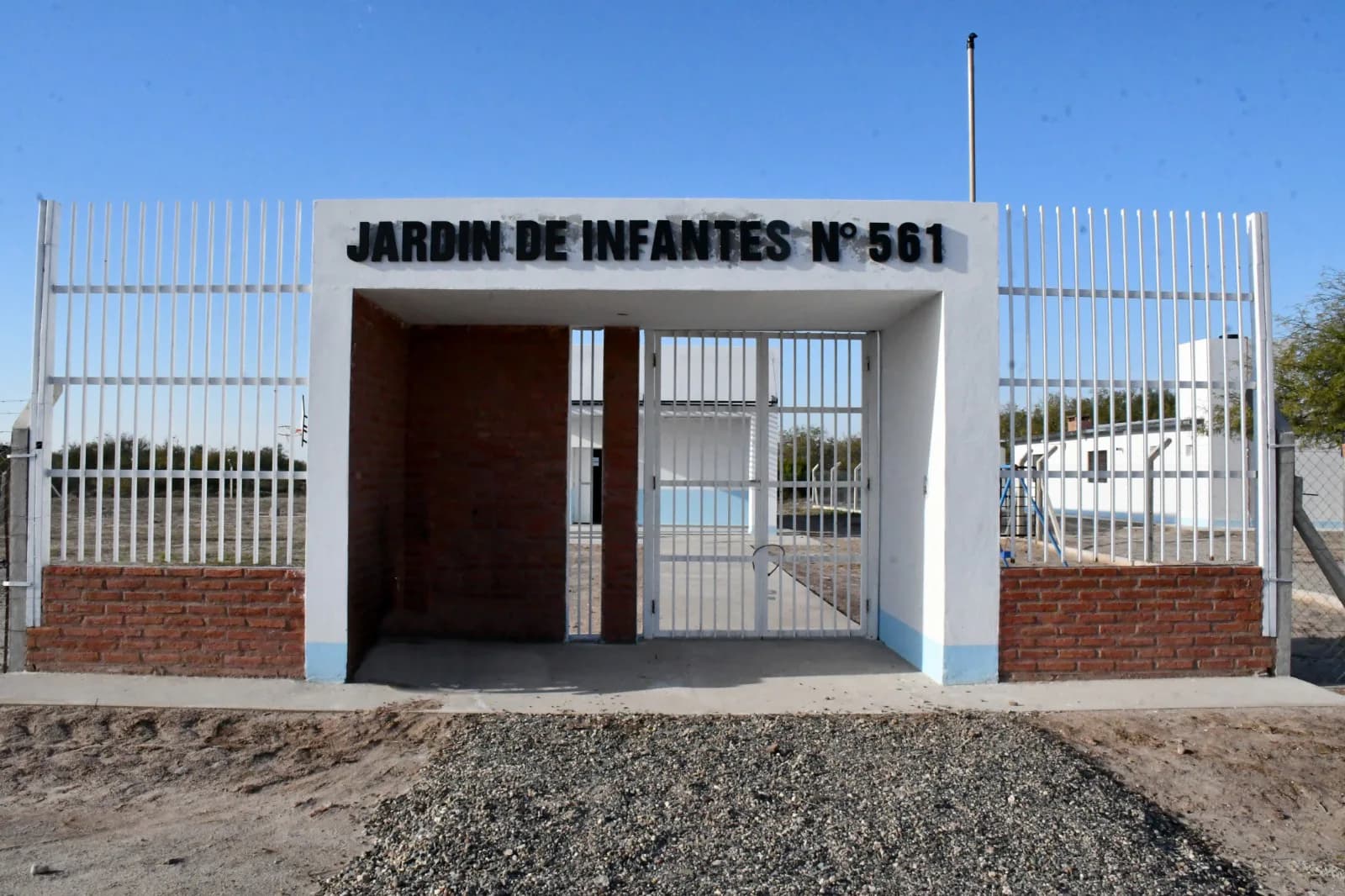 Así son los cuatro edificios educativos que fueron inaugurados en el interior