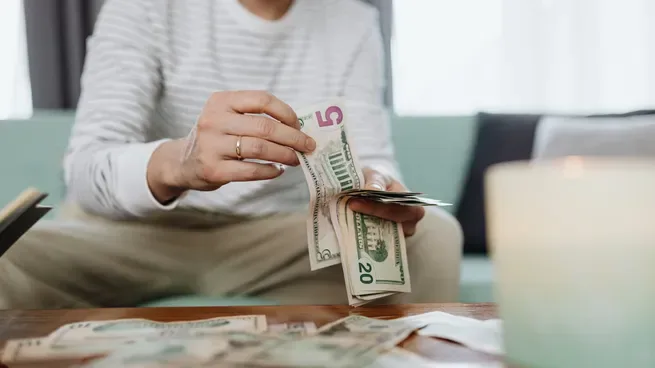 Desde la apertura del cepo, los argentinos compraron casi u$s45.000 millones según el Banco Central