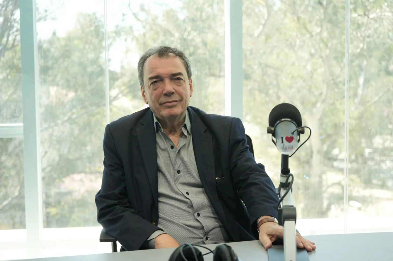 Niccolai marcó diferencias con Milei y destacó el modelo político de Santiago