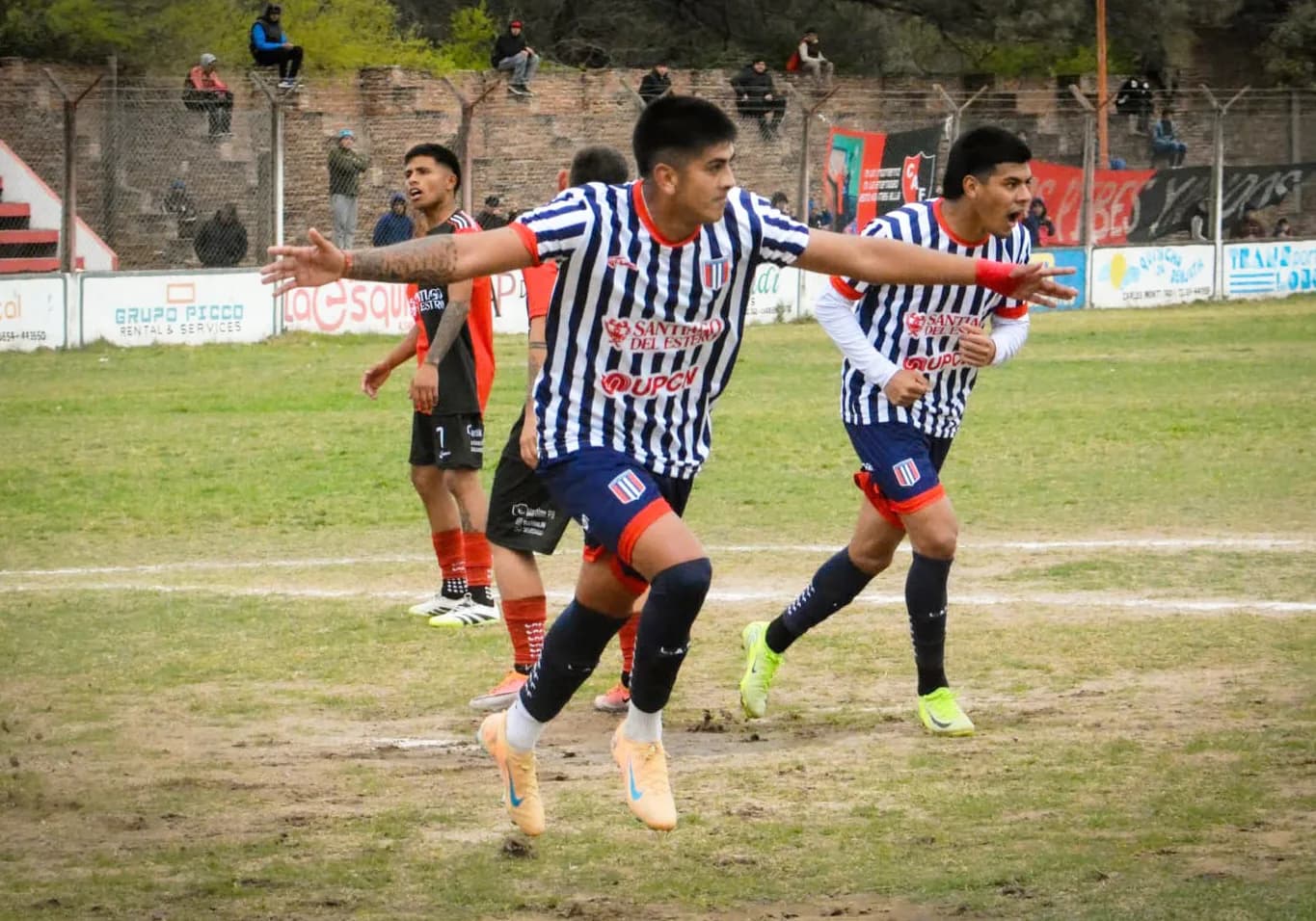 Unión Santiago no afloja: ganó 1-0 en Frías y quedó en lo más alto