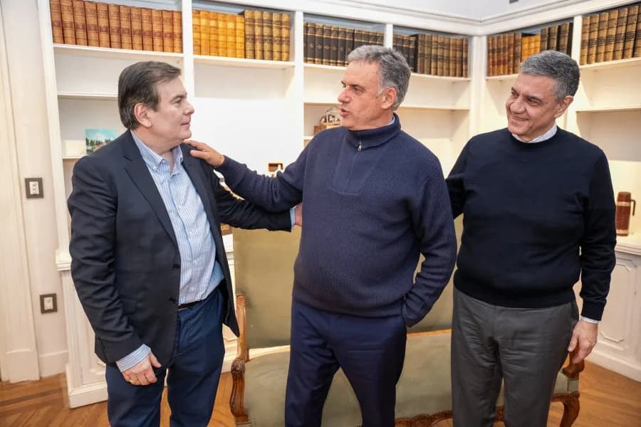 Zamora fue recibido por Yamandú Orsi en Uruguay antes del Smart Cities 2026