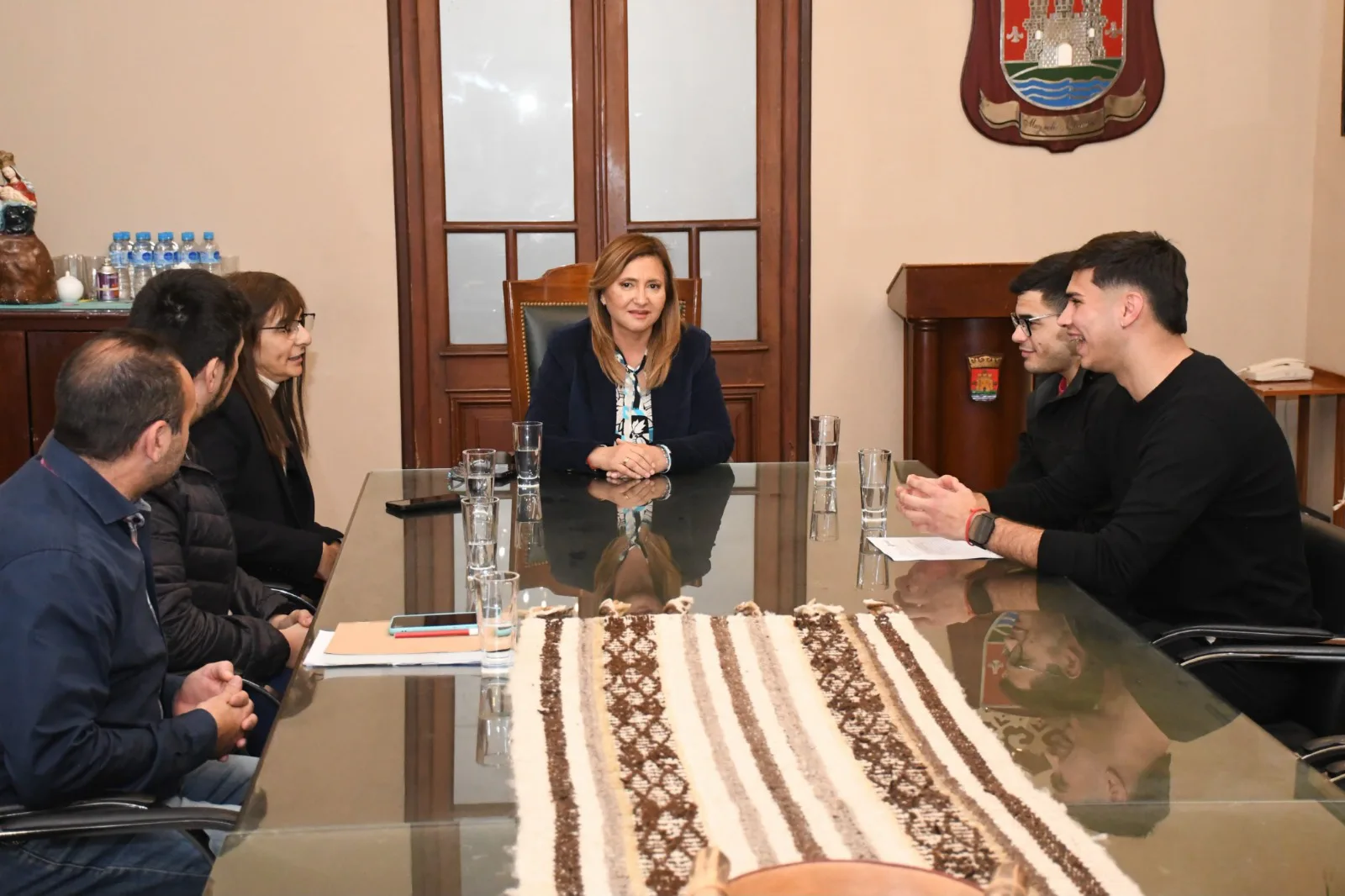 Norma Fuentes recibió a estudiantes de Ingeniería Civil que representarán a Santiago
