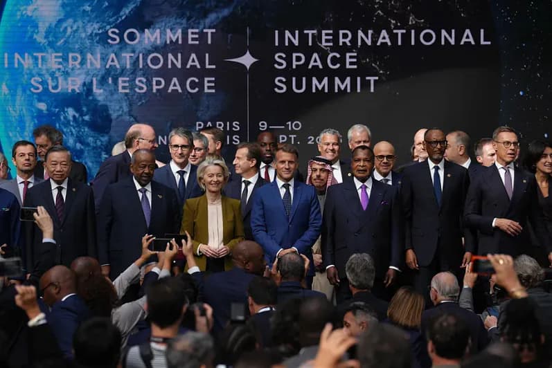Ursula von der Leyen propuso crear un "escudo espacial europeo" para reforzar la seguridad de la UE