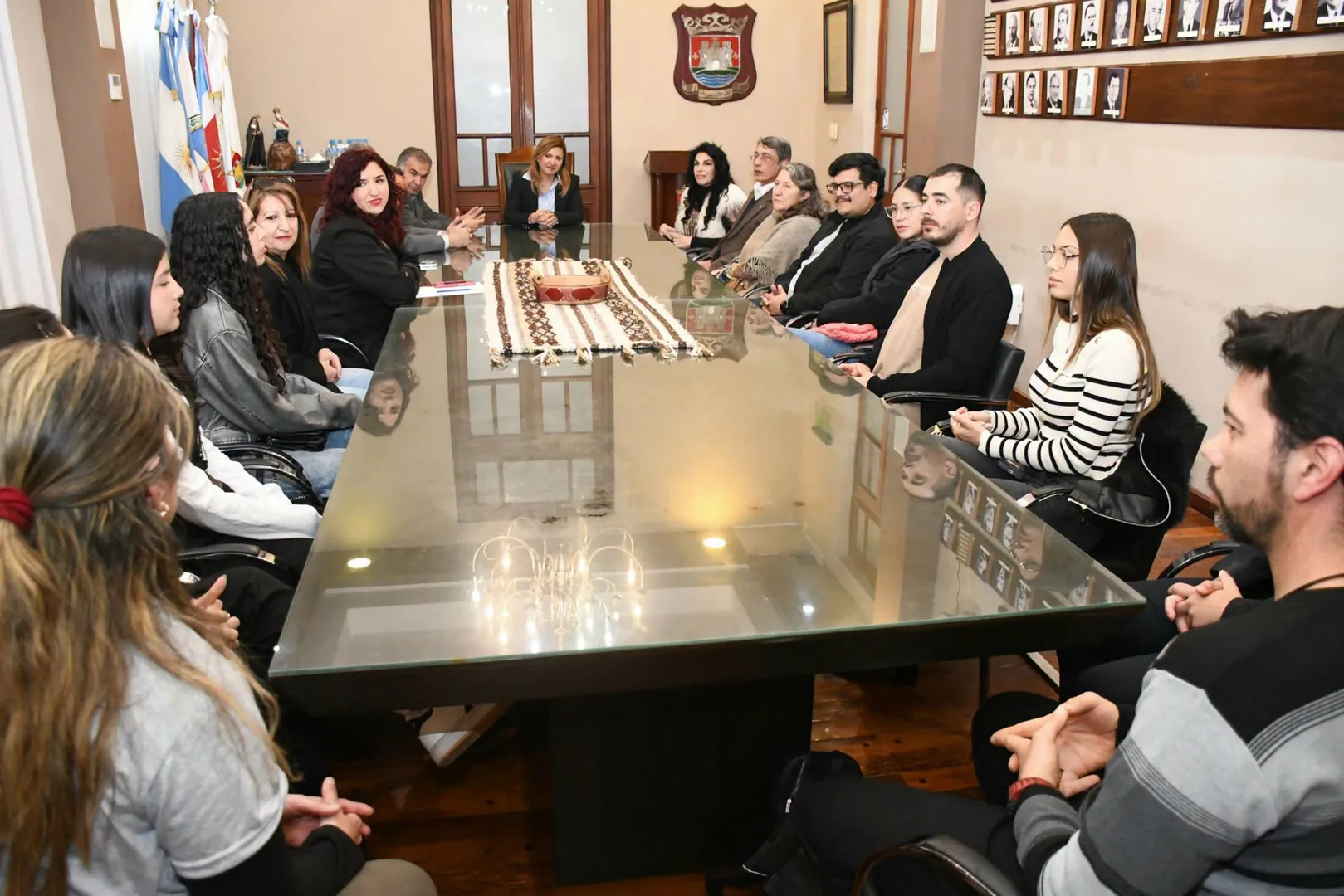 La intendente Norma Fuentes mantuvo una reunión con representantes de colectividades de la ciudad