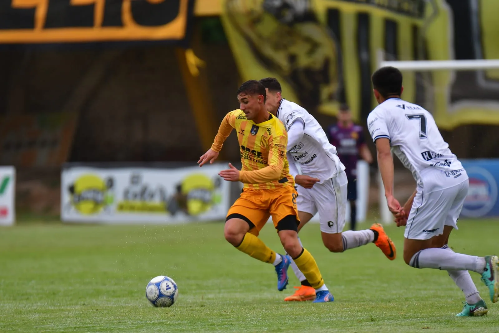 Mitre empató 0 a 0 con Chaco For Ever en el Castiglione y se complica en la pelea por el Reducido