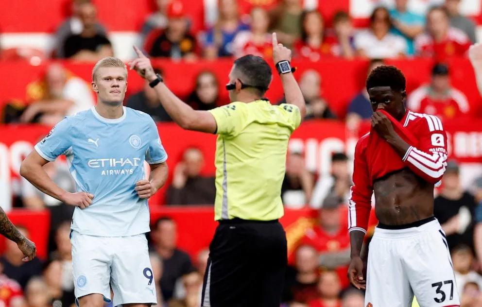 Manchester City ganó el clásico, pero estalló el escándalo: admitieron un error del VAR