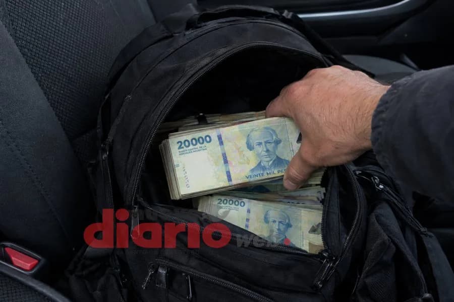Dejó la camioneta sin trabar en el garaje y al despertar descubrió que le faltaban $25 millones
