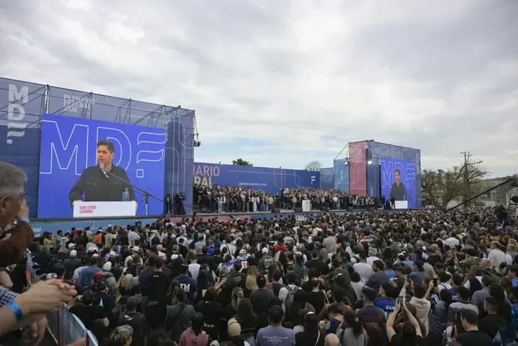 Axel Kicillof encabezó un plenario federal del Movimiento Derecho al Futuro y pidió ampliar el armado del peronismo