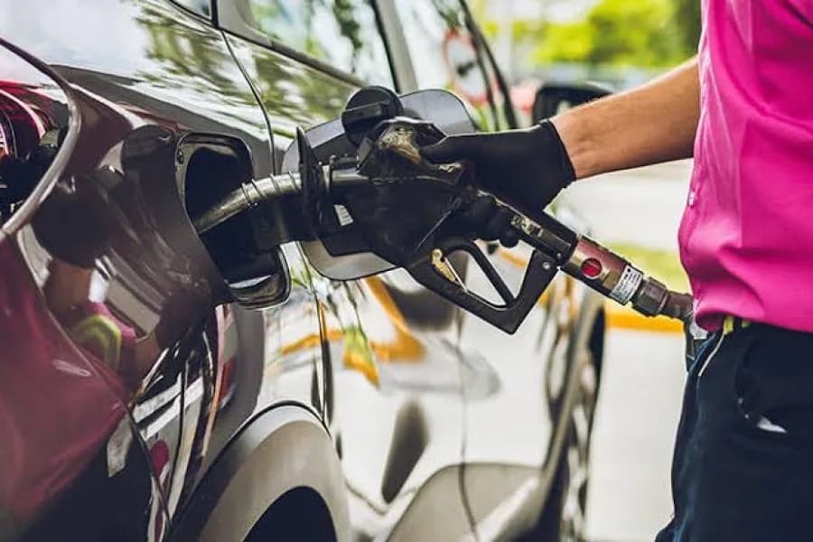 Shell y Axion aumentaron sus combustibles en Santiago: qué pasó con YPF