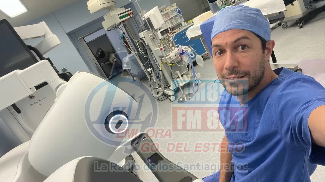 Un especialista santiagueño se perfecciona en Luxemburgo y promueve la implementación de la cirugía robótica local