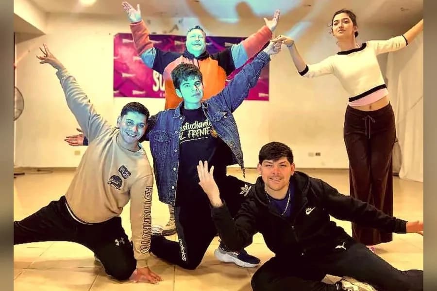 Llega al Cine Teatro Renzi el estreno de la comedia musical infantil "En un campo una vez..."