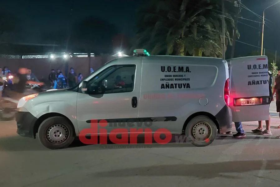 Quiso esquivar a un perro, derrapó y terminó en el hospital junto a sus dos hijos