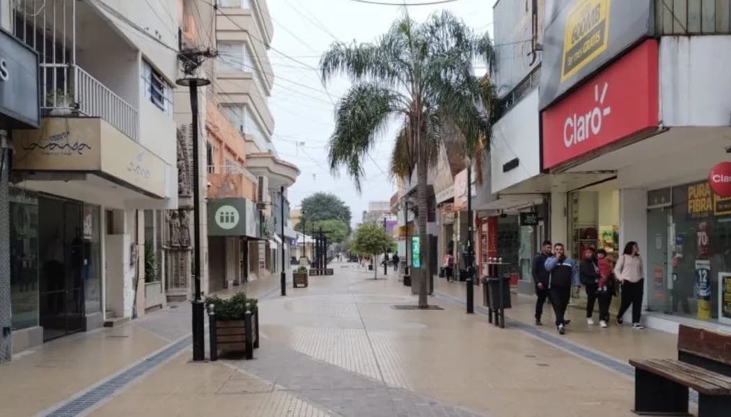 ¿Abren los comercios este lunes? Cómo será la actividad en Santiago por el feriado mercantil