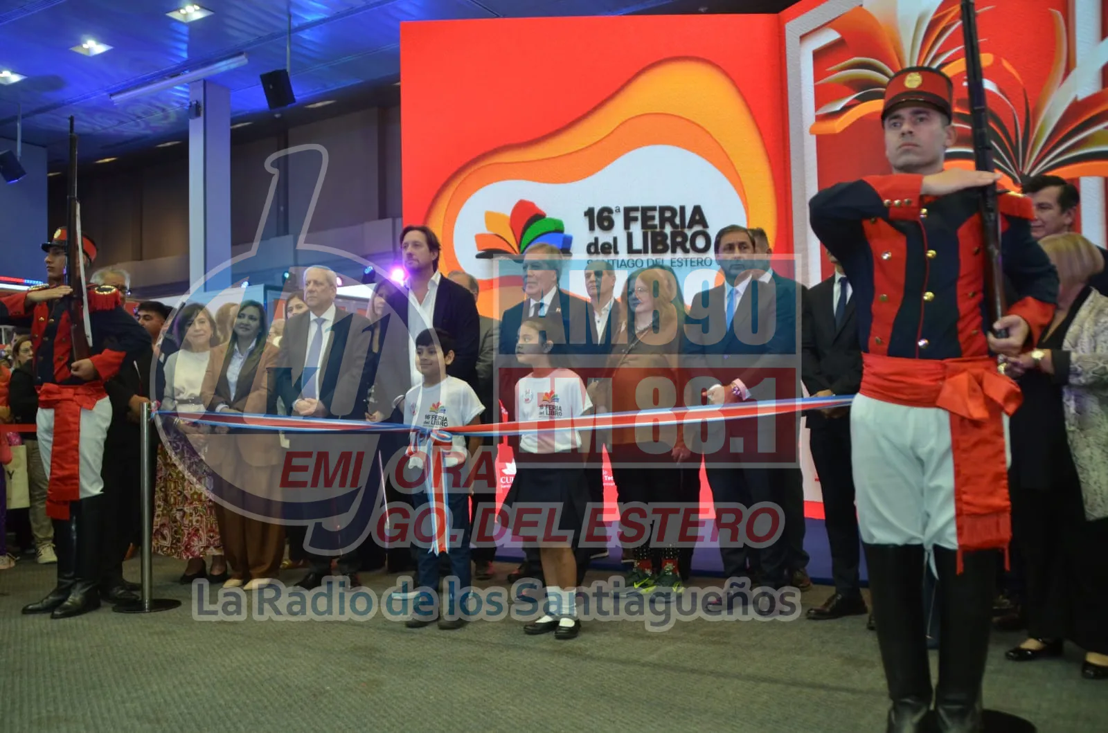 El gobernador Elías Suárez dejó inaugurada la 16ª Feria Internacional del Libro de Santiago del Estero